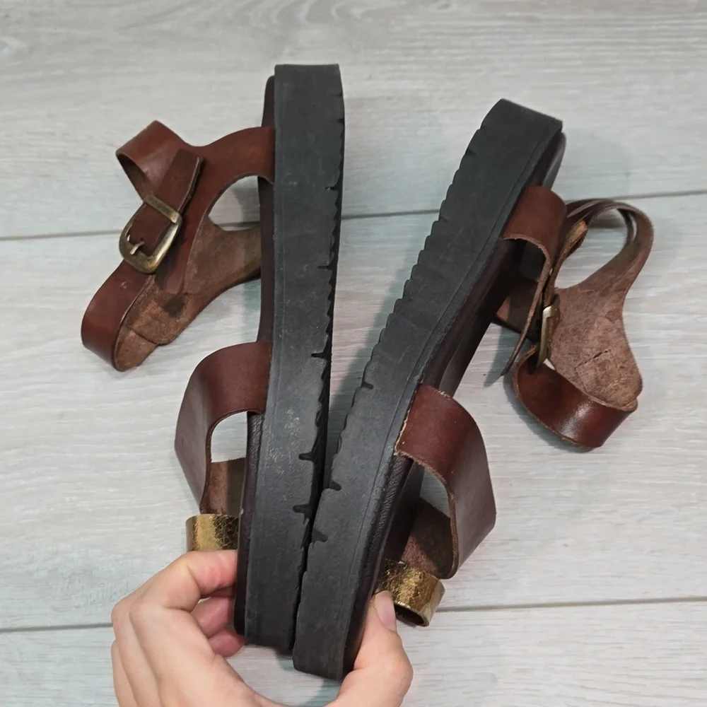 Sundance Leather Toe Loop Platform Buckle Sandals sz 37 / 6.5 - Picture 11 of 13